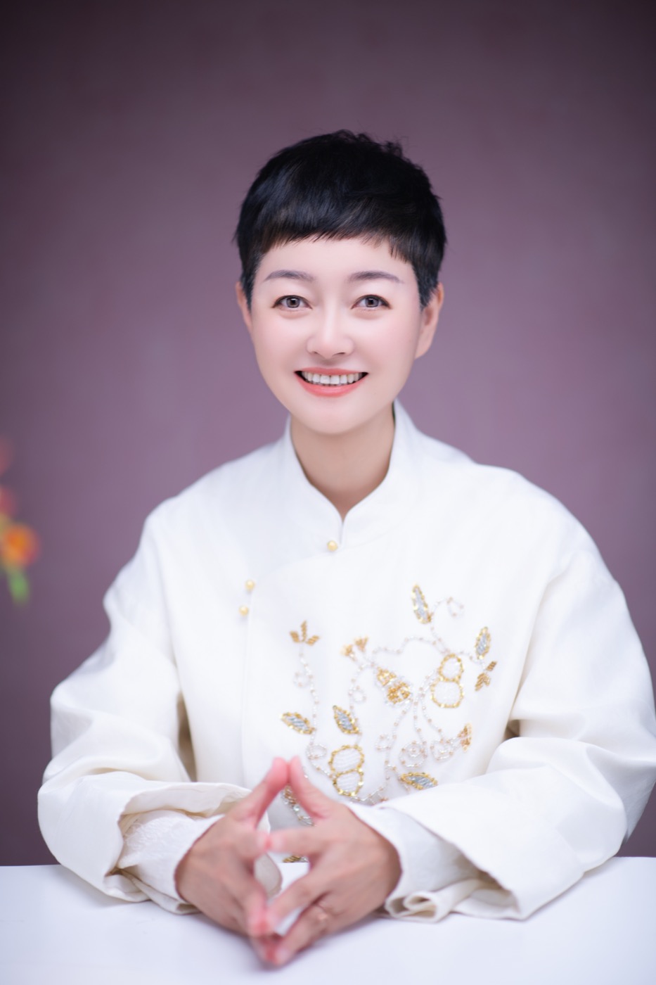 吴依娜老师坐姿肖像